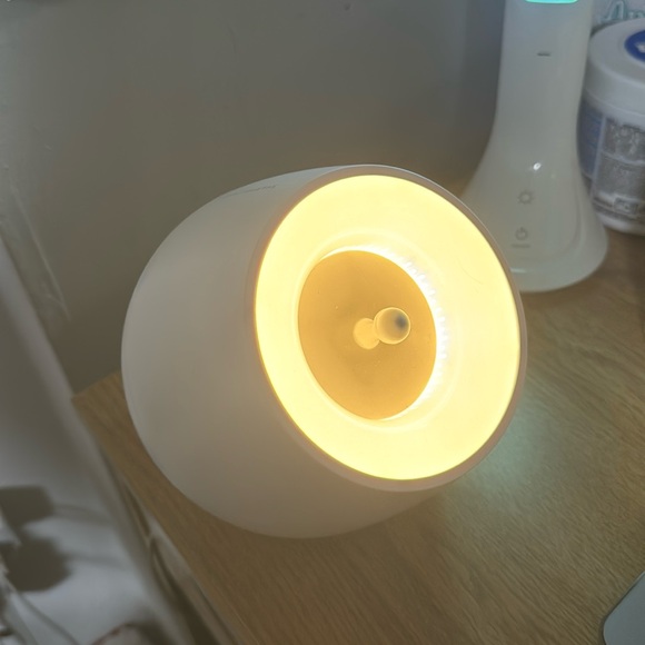 Sharper Image white noise sound machine and lamp. - Picture 1 of 5